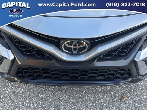 Used 2024 Toyota Camry SE image 10