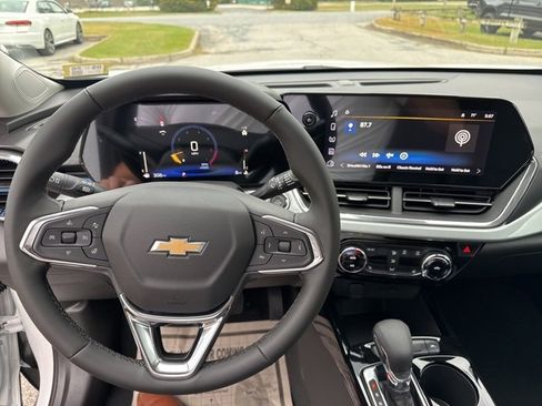 New 2025 Chevrolet Trax LT w/ Driver Confidence Package image 48