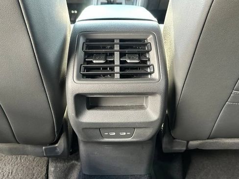 Used 2025 Volkswagen Tiguan SE R-Line AWD/4WD image 19