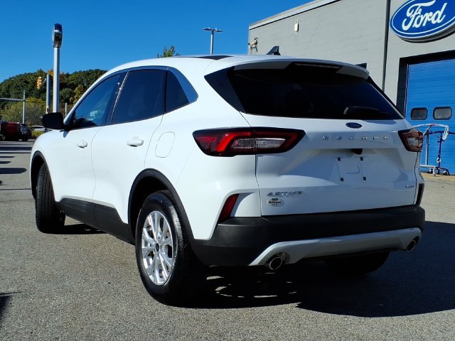 Used 2023 Ford Escape Active AWD/4WD image 3