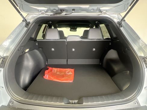 Used 2025 Toyota Corolla Cross AWD Hybrid image 33