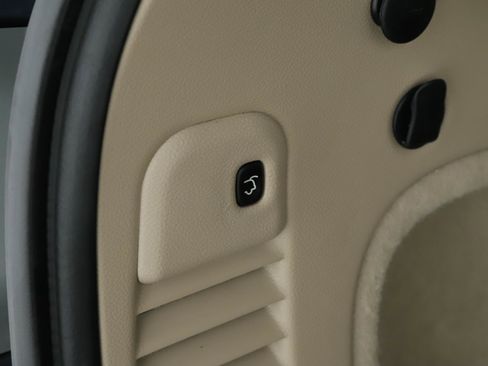 Used 2021 Jeep Grand Cherokee Overland image 19