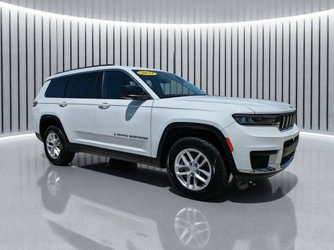 Used 2023 Jeep Grand Cherokee L Laredo RWD image 2