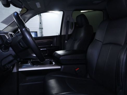 Used 2018 RAM 2500 Laramie image 12