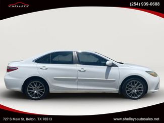 Used 2016 Toyota Camry LE image 1