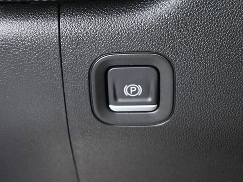 Used 2019 Chevrolet Silverado 1500 High Country w/ Technology Package image 38