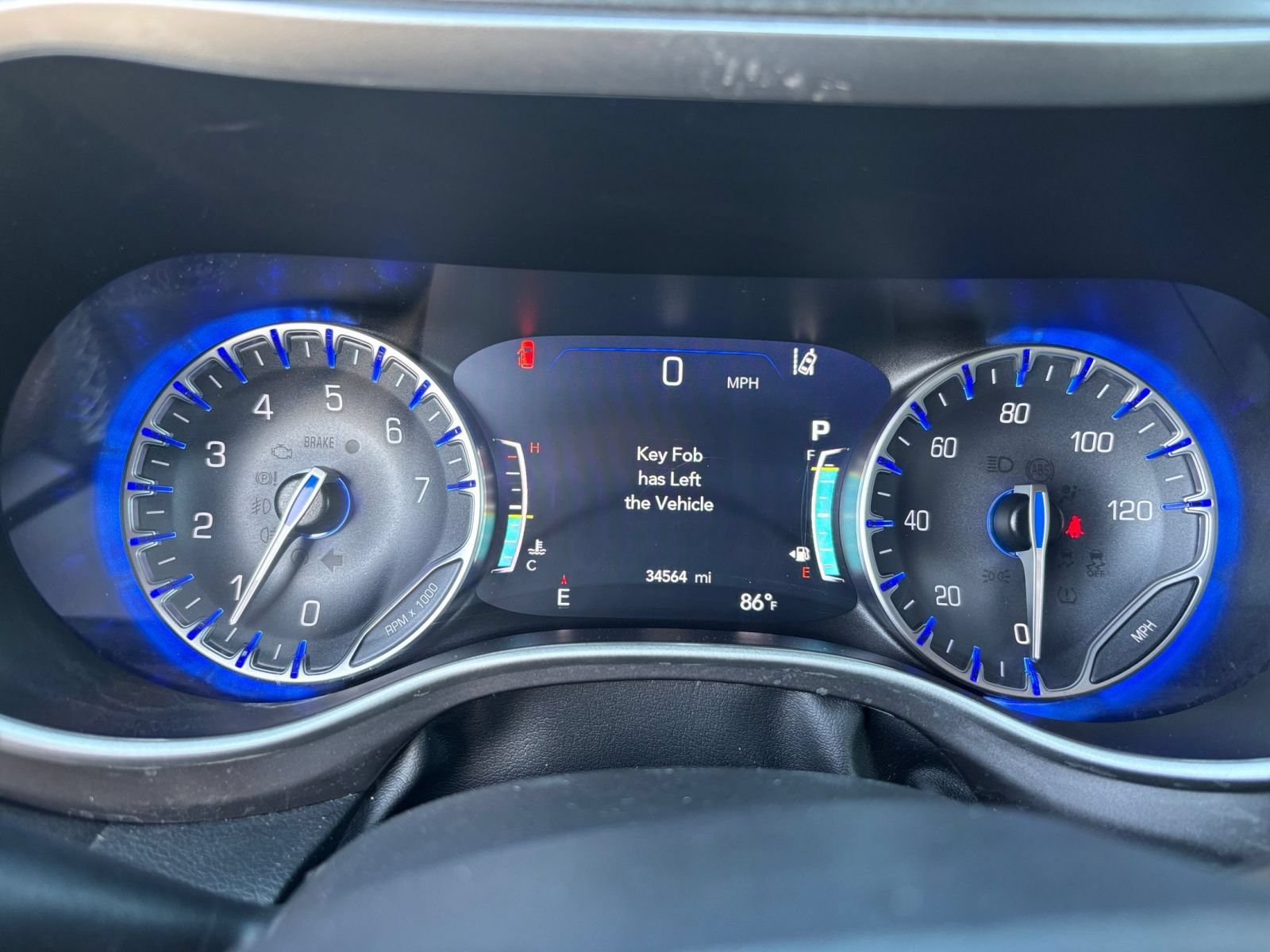Used 2025 Chrysler Pacifica Select FWD image 42