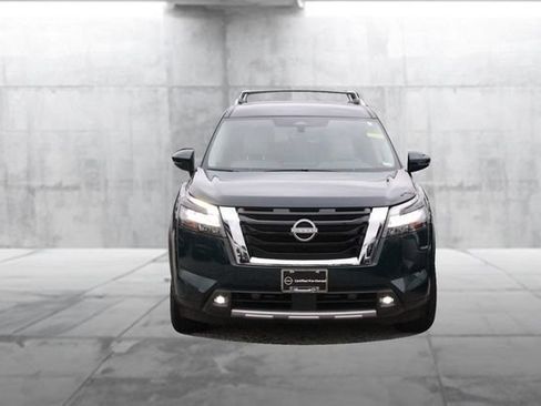 Certified 2025 Nissan Pathfinder SL AWD/4WD image 4
