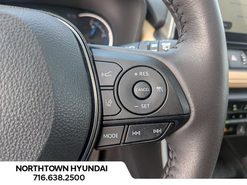 Used 2025 Toyota RAV4 XLE Premium w/ Weather Package AWD/4WD image 23