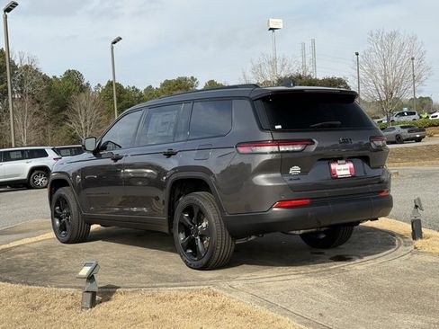 New 2025 Jeep Grand Cherokee L Altitude image 5