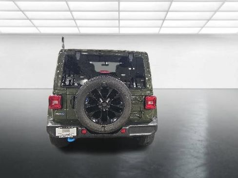 Used 2023 Jeep Wrangler Unlimited Sahara w/ Cold Weather Group AWD/4WD image 6