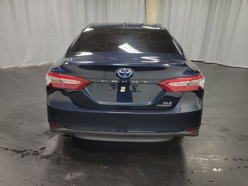 Used 2019 Toyota Camry XLE image 7