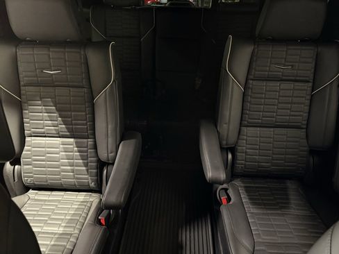 Used 2024 Cadillac Escalade Sport Platinum w/ LPO, ONYX Package image 18