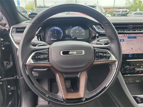 Used 2023 Jeep Grand Cherokee L Summit w/ Luxury Tech Group V image 11