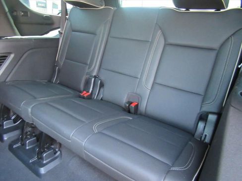 Used 2022 GMC Yukon SLT w/ SLT Luxury Package RWD image 36