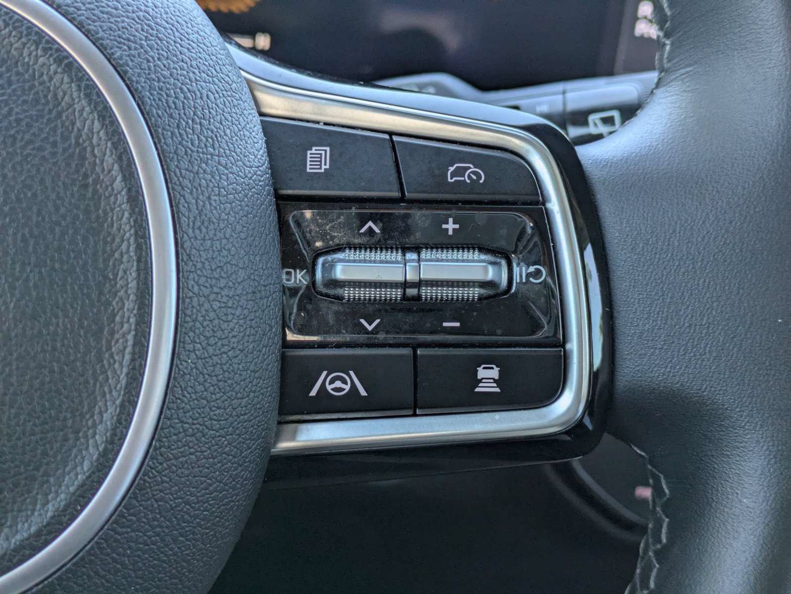 Certified 2024 Kia Sorento S w/ Panoramic Sunroof Package FWD image 21