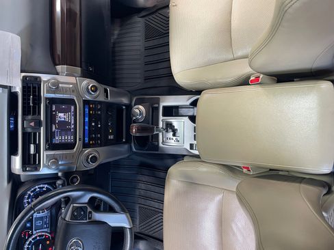 Used 2018 Toyota 4Runner Limited AWD/4WD image 15