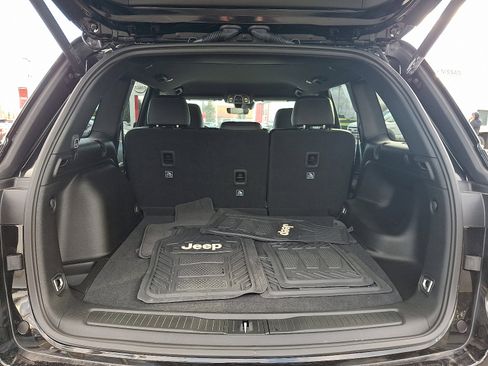 Used 2025 Jeep Grand Cherokee Limited w/ Trailer Tow Package image 29