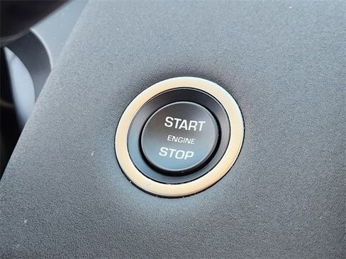 Used 2025 Land Rover Discovery Sport S image 20