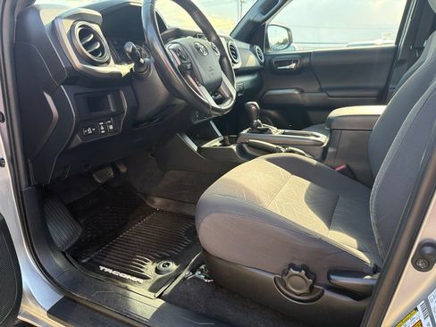 Used 2017 Toyota Tacoma TRD Off-Road w/ Tow Package (A/T) AWD/4WD image 16