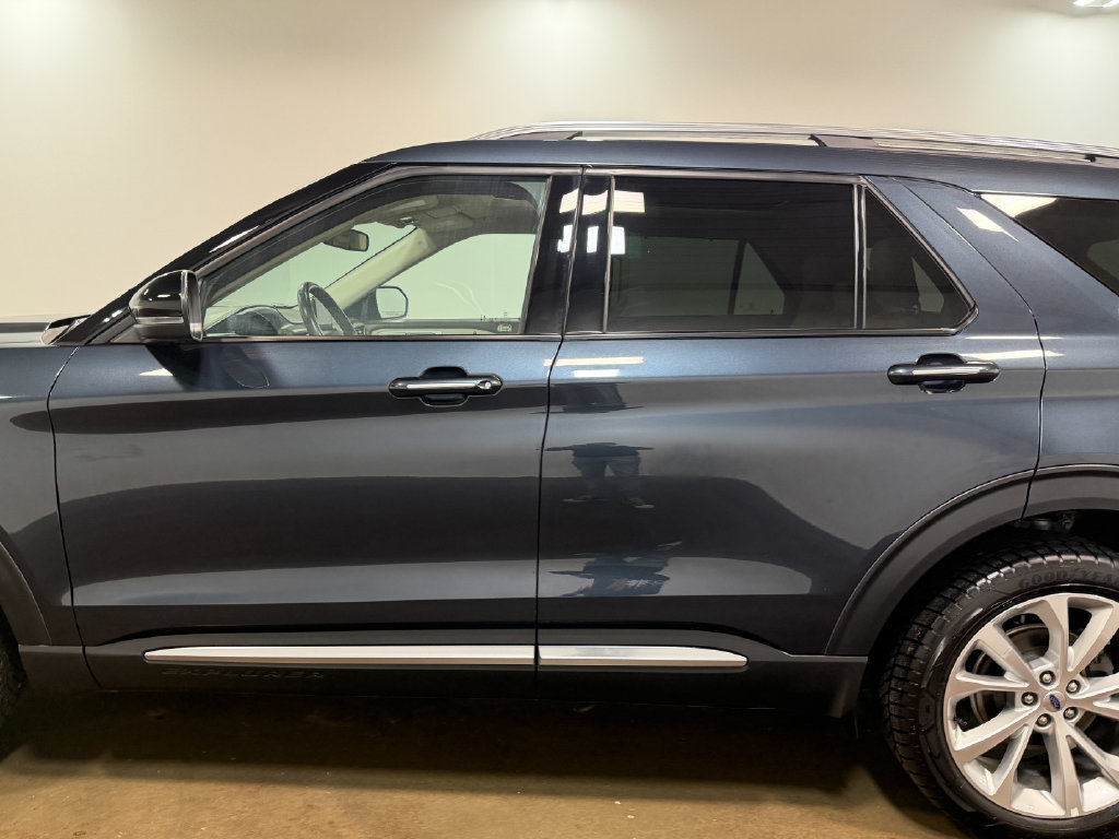 Used 2023 Ford Explorer Platinum w/ Technology Package AWD/4WD image 38