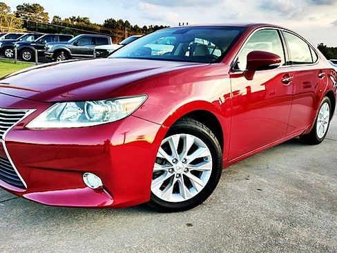 Used 2013 Lexus ES 300h w/ Luxury Pkg FWD image 1