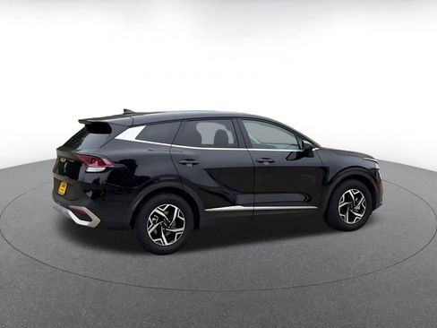 Used 2025 Kia Sportage LX FWD image 15