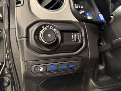 Used 2025 Jeep Wrangler Unlimited Sahara image 20