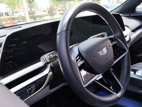 Used 2024 Cadillac Lyriq Sport RWD image 31