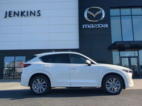 Used 2022 MAZDA CX-5 Signature image 2