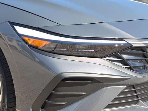 Certified 2025 Hyundai Elantra Sport image 4