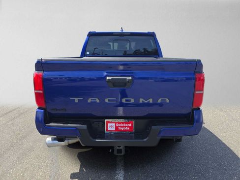 Certified 2025 Toyota Tacoma TRD Sport w/ TRD Sport Premium Package AWD/4WD image 4