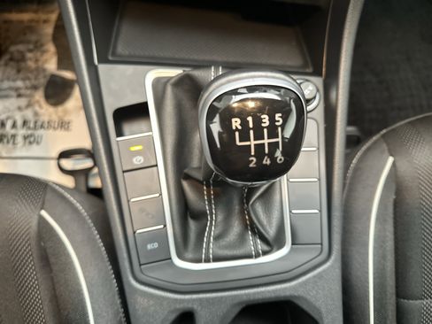 Used 2024 Volkswagen Jetta Sport image 31