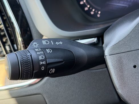 New 2026 Volvo XC60 B5 Core w/ Protection Package image 25