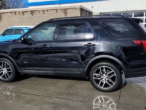 Used 2018 Ford Explorer Sport w/ Equipment Group 401A image 7