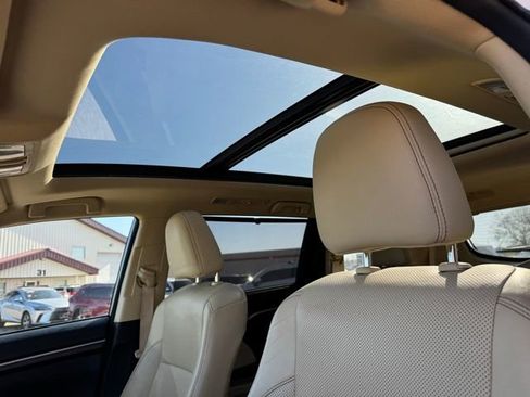 Used 2014 Toyota Highlander Limited Platinum image 6