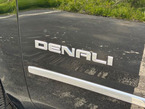 Used 2019 GMC Yukon Denali w/ Denali Ultimate Package AWD/4WD image 35