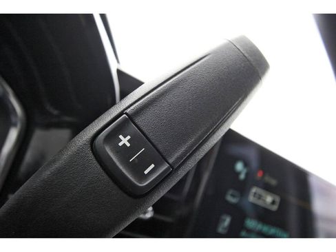 Used 2025 Chevrolet Silverado 1500 LT image 18