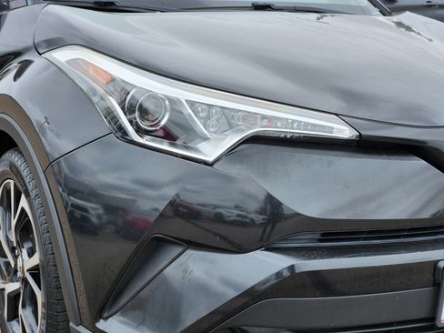 Used 2019 Toyota C-HR XLE FWD image 11