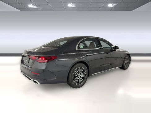 Used 2026 Mercedes-Benz E 350 Sedan image 9