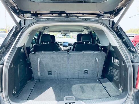 Used 2020 Ford Explorer XLT w/ Equipment Group 202A AWD/4WD image 18