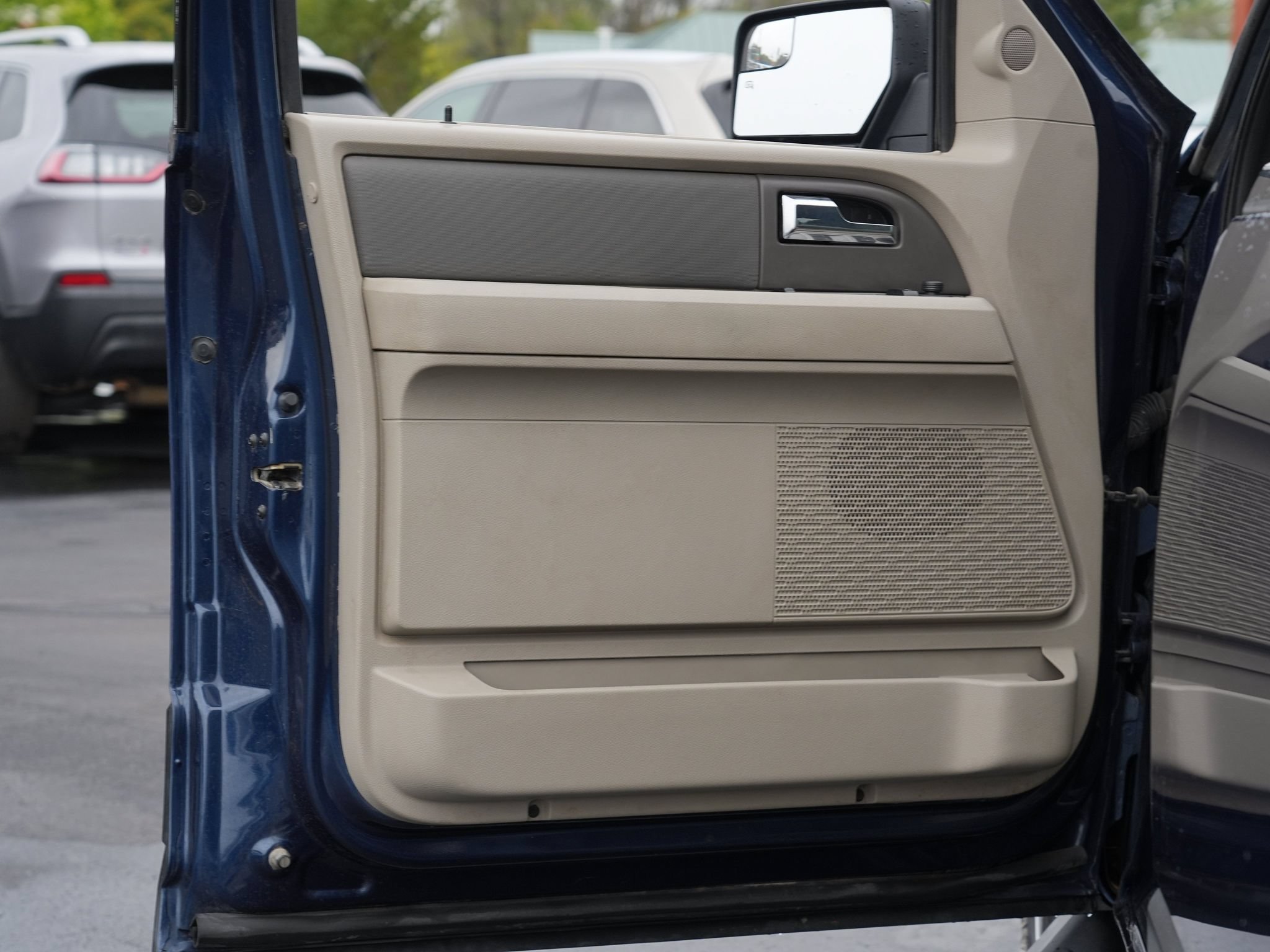 Used 2013 Ford Expedition XL AWD/4WD image 14