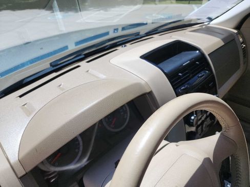 Used 2011 Ford Escape Limited w/ 301A Rapid Spec Order Code FWD image 19
