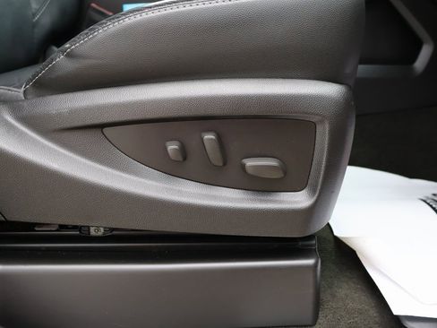 Used 2016 Chevrolet Silverado 3500 LTZ image 37