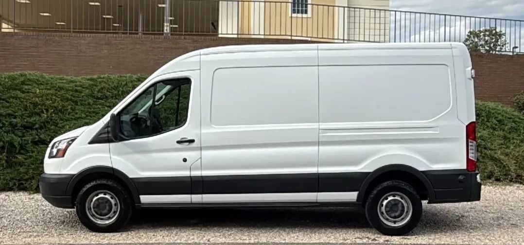 Used 2018 Ford Transit 350 148 Medium Roof RWD image 2