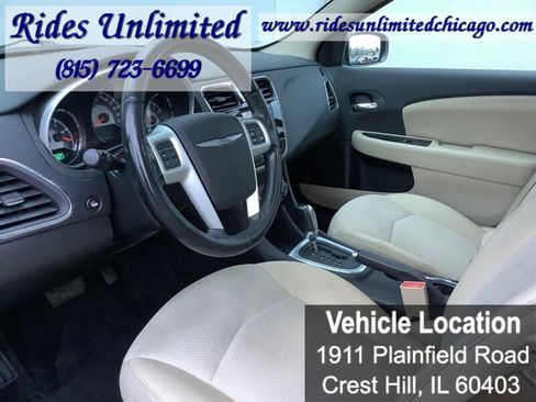 Used 2011 Chrysler 200 Touring image 16