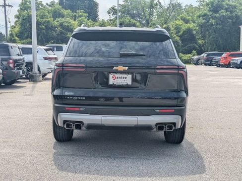 Used 2026 Chevrolet Traverse LT FWD image 4