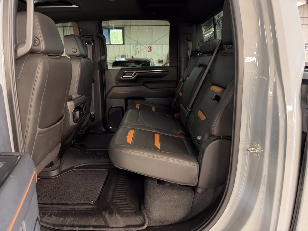 Used 2024 GMC Sierra 3500 AT4 w/ AT4 Premium Plus Package AWD/4WD image 27