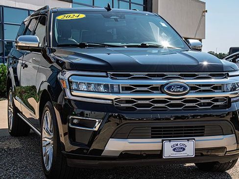 Used 2024 Ford Expedition Platinum image 7