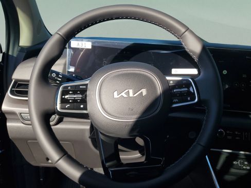 New 2026 Kia Carnival EX FWD image 17